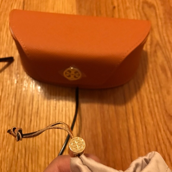 Tory Burch Oversized Tortoise Brown Sunglasses - Picture 7 of 9